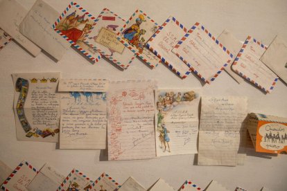 Antiguas cartas. La muestra expone cartas enviadas entre 1959 y 1980, la gran mayoría escritas en castellano.