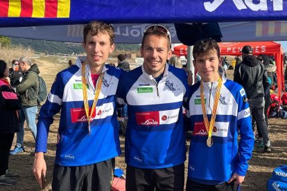 Algunos de los atletas de la Associació Atlètica Xafatolls de Mollerussa que participaron en el Campeonato de Catalunya.