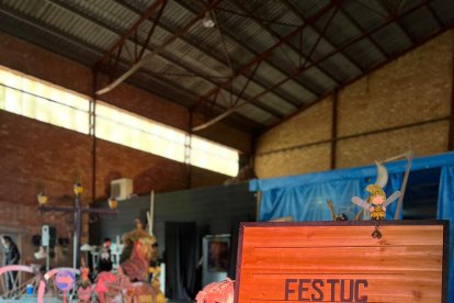 Els fundadors de Festuc Teatre, divendres a la festa amb alguns companys de professió teatral.