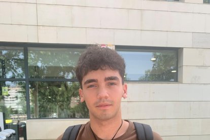 Alumnos examinándose en una aula del edificio polivalente de la UdL.