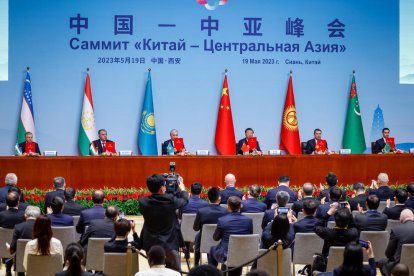 Cumbre del G7 en Japón  -  Los líderes de las siete democracias más fuertes del mundo se reunieron ayer en Hiroshima, la primera ciudad en ser bombardeada con un arma nuclear el 6 de agosto de 1945. La selección del lugar no es casual y todos l ...