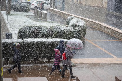 La neu enfarina diversos punts de Catalunya i arriba a Lleida per les Garrigues i la Segarra