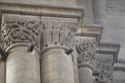 Ramon Drudis a la nau central, on les mesures encaixen amb el número auri.