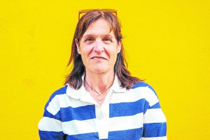 Josep Valldaura, con un tible, instrumento tradicional de la cobla.