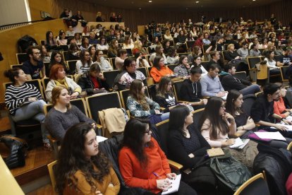 Estudiantes y profesionales de la educación llenaron ayer el Auditori del campus de Cappont.
