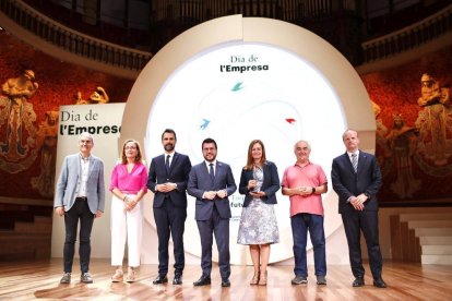 L'entrega de premis amb el president, els consellers i els representants d'Alier i Fruits de Ponent