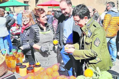 Gerb. La Fira de Gerb, a Os de Balaguer, va reunir ahir unes 40 parades i 40 cotxes antics.