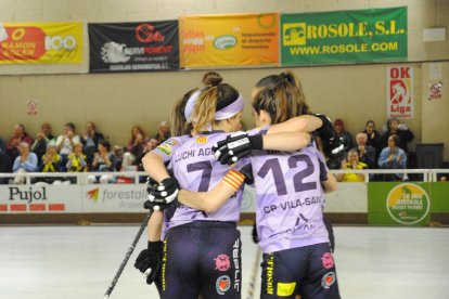 Vale Fernández marca uno de los tres tantos que firmó ayer ante el Mataró.