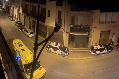 El incidente en la avenida Marià Jolonch movilizó a ayer de madrugada a una quincena de agentes antidisturbios de los Mossos d’Esquadra.