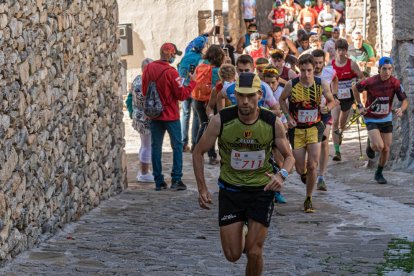 Un momento de la salida ayer por la mañana de la prueba de 105 kilómetros de la Val d’Aran by UTMB.