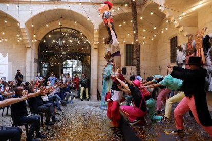 El pati de l’IEI es va convertir en l’escenari de l’acte inaugural de la festa major.