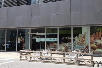 L’exterior del mercat té terrasses i ha revitalitzat la zona.