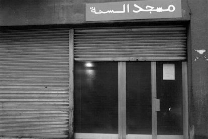 La primera mesquita va obrir en aquest local de Pau Claris el 1997. - SEGRE