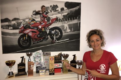 Zaida, amb els trofeus, entre els quals l’últim del Català