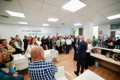 Un momento del acto de inauguración de las nuevas instalaciones en la avenida Corregidor Escofet de Lleida.
