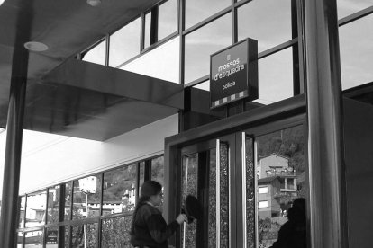 El llavors president de la Generalitat, Jordi Pujol, va ser l’encarregat d’inaugurar la comissaria.