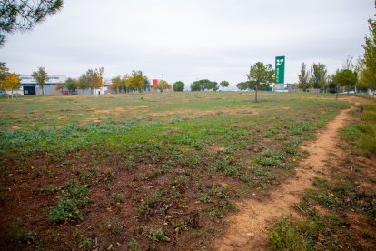 La finca que la Paeria licitarà per habilitar un centre de culte. - GERARD HOYAS