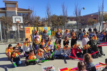 El alumnado interpretó piezas de Disney con tubos.