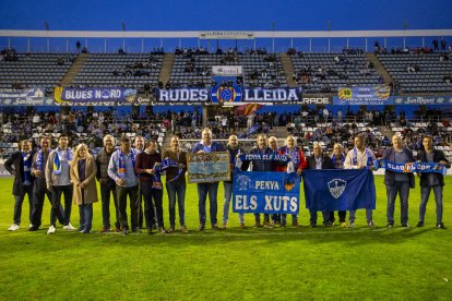Homenatge a Els Xuts en el descans del partit Lleida-Torrent