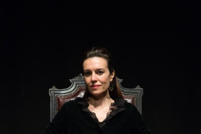 la força de la paraula. Tot el pes de les obres descansa en els actors, que donen vida a textos atemporals.