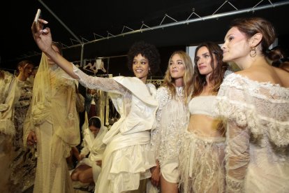 editorials. La Raquel treballa també en fotografia editorial com la d’Ocho Milímetros, a baix.