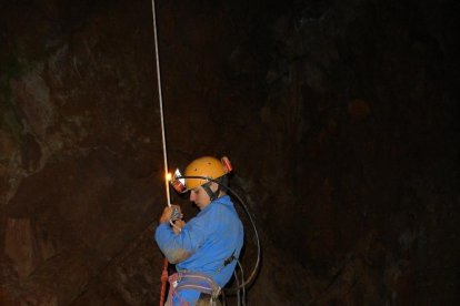 excursions subterrànies pel pirineu i les terres de Llleida