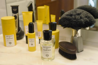 Afaitant de país en país