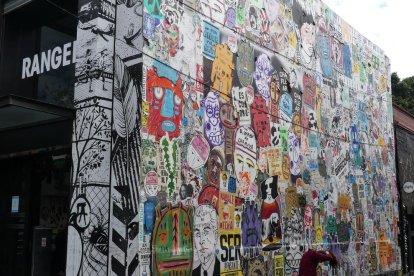 Barcelona. La ciutat dels editors s’ha trobat finalment amb la ciutat dels lectors, va escriure algú amb motiu de la FIL 2019. Barcelona ha tingut un gran protagonisme a la Fira, amb tota mena d’exposicions i de concerts.