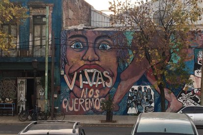 Barcelona. La ciutat dels editors s’ha trobat finalment amb la ciutat dels lectors, va escriure algú amb motiu de la FIL 2019. Barcelona ha tingut un gran protagonisme a la Fira, amb tota mena d’exposicions i de concerts.