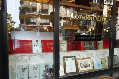 Barcelona. La ciutat dels editors s’ha trobat finalment amb la ciutat dels lectors, va escriure algú amb motiu de la FIL 2019. Barcelona ha tingut un gran protagonisme a la Fira, amb tota mena d’exposicions i de concerts.