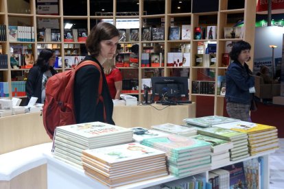 Barcelona. La ciutat dels editors s’ha trobat finalment amb la ciutat dels lectors, va escriure algú amb motiu de la FIL 2019. Barcelona ha tingut un gran protagonisme a la Fira, amb tota mena d’exposicions i de concerts.