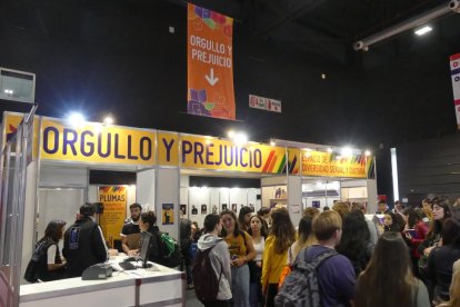 Barcelona. La ciutat dels editors s’ha trobat finalment amb la ciutat dels lectors, va escriure algú amb motiu de la FIL 2019. Barcelona ha tingut un gran protagonisme a la Fira, amb tota mena d’exposicions i de concerts.