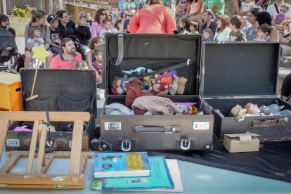 participació. Actuació en petit format de la coneguda cantant de música infantil Dàmaris Gelabert amb l’ajuda de petits artistes el 2014.