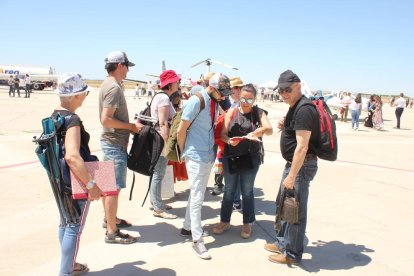 Linyola. La Fira de la Camamilla, sota l’atenta mirada dels USK Lleida.
