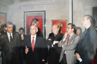 la seu d’urgell. La Sagrada Família de l’artista no es va col·locar fins a l’any 1995 perquè es considerava massa moderna.