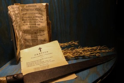 son. Les bruixes i bruixots eren considerats autors de pedregades i tempestes, que el mossèn conjurava des dels comunidors, com el de Son.