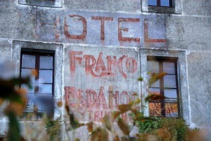 organització. Foto de grup de la 1a companyia del 1r batalló de la UME en territori francès.