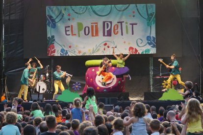 Com sona. La companyia va presentar al CaixaForum Lleida A cau d’orella, una mescla de jazz i música popular.