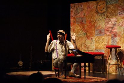 Com sona. La companyia va presentar al CaixaForum Lleida A cau d’orella, una mescla de jazz i música popular.