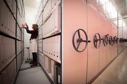 nebot i torrens. Perspectiva de de la façana del cinema Coliseum de Barcelona del 1920. Fotografia acolorida.