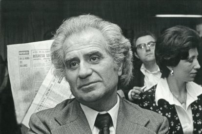 avui. Fuster també es va implicar en la creació del primer diari en català des de la Segona República.