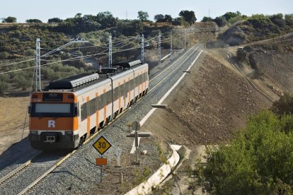 pont de ferro. El primer pont ferroviari tenia una sola via i era el més llarg d’Espanya.