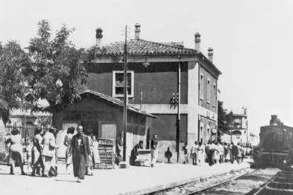 pont de ferro. El primer pont ferroviari tenia una sola via i era el més llarg d’Espanya.