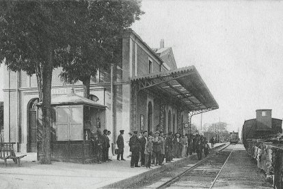 pont de ferro. El primer pont ferroviari tenia una sola via i era el més llarg d’Espanya.