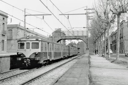 pont de ferro. El primer pont ferroviari tenia una sola via i era el més llarg d’Espanya.