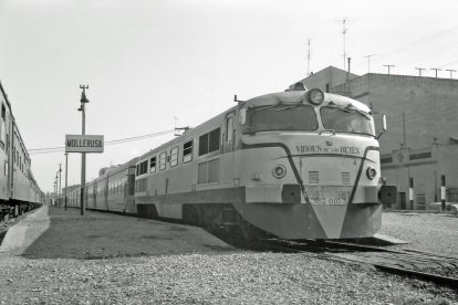 pont de ferro. El primer pont ferroviari tenia una sola via i era el més llarg d’Espanya.