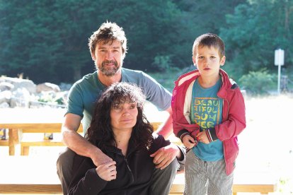 primavera. El Paco descansa gaudint d’una bona lectura.