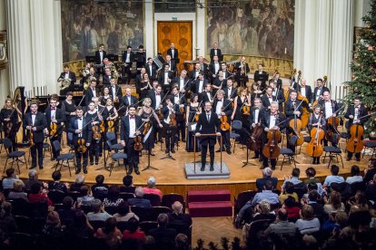 en concert. Abans de la pandèmia, la vida de Bayona eren concerts plens, com aquest de Cap d’Any a Cluj (Romania).