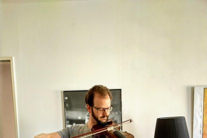 en concert. Abans de la pandèmia, la vida de Bayona eren concerts plens, com aquest de Cap d’Any a Cluj (Romania).