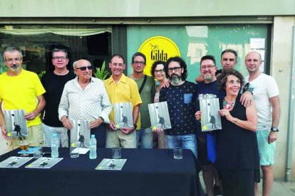 inicis. Portada del primer número de la revista, una iniciativa sobretot de Manel Garcia Serramona, del Cercle de BBAA.